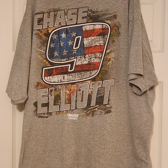 Men's, XXL, #9 Chase Elliott, short sleeve, gray T-Shirt, pre-owned, NASCAR - Picture 4 of 10